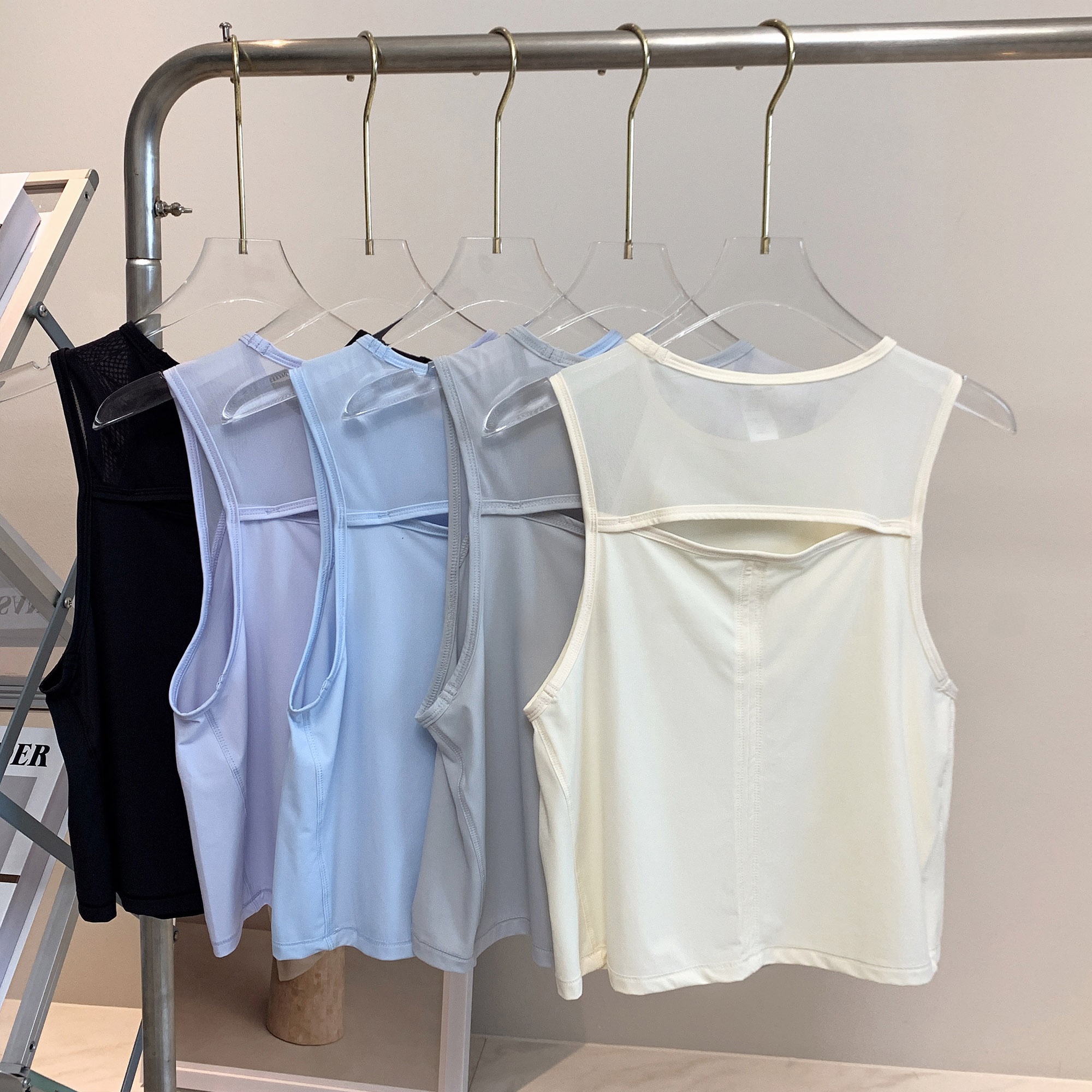 Light Oxygen irt Loose Me Spli - Oxygen Yoga & Fitness Yonge & Eglinton recensione e prezzo