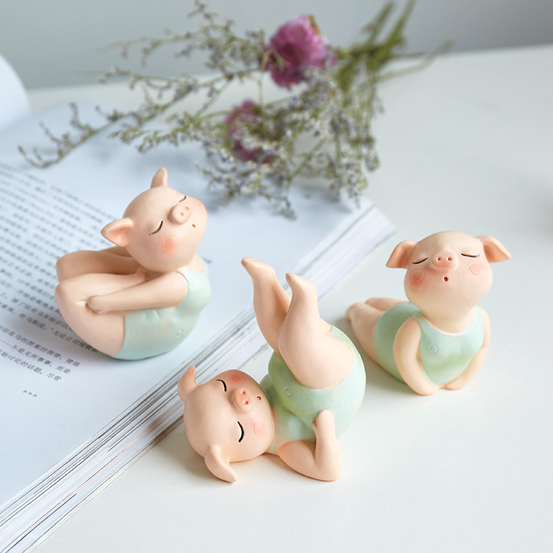 Mini Piglet Resin Sculpture De - Yoga Fitness Model recensione e prezzo
