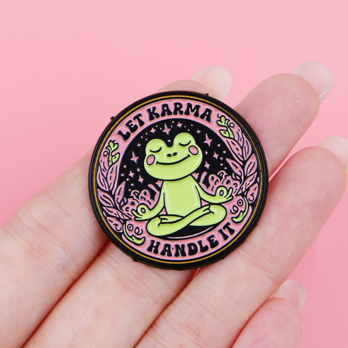 Yoga Frog Enamel Pin LET KARMA - Yoga Fitness Model recensione e prezzo